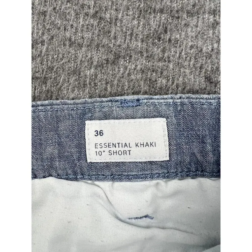 GAP Men's Essential Khaki 10